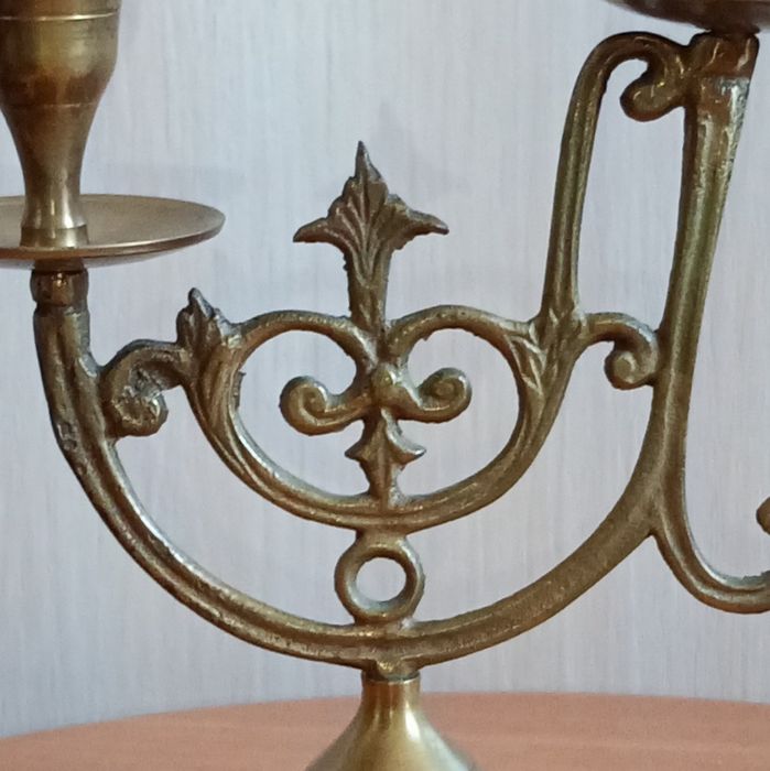 Dwuramienny świecznik 16,5 cm.