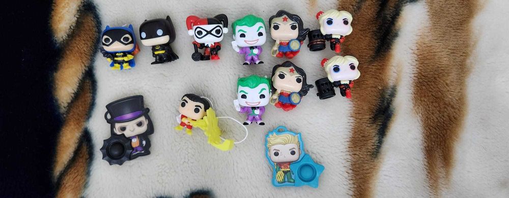 Kinder joy Karry Potter
TROCO OU VENDO POR Funko DC kinder joy