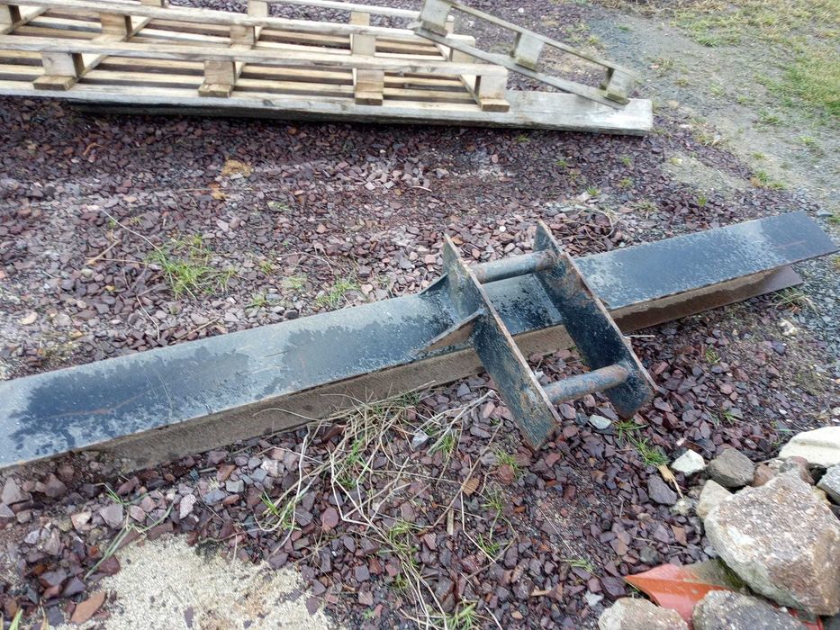 Koparko ładowarka Cat