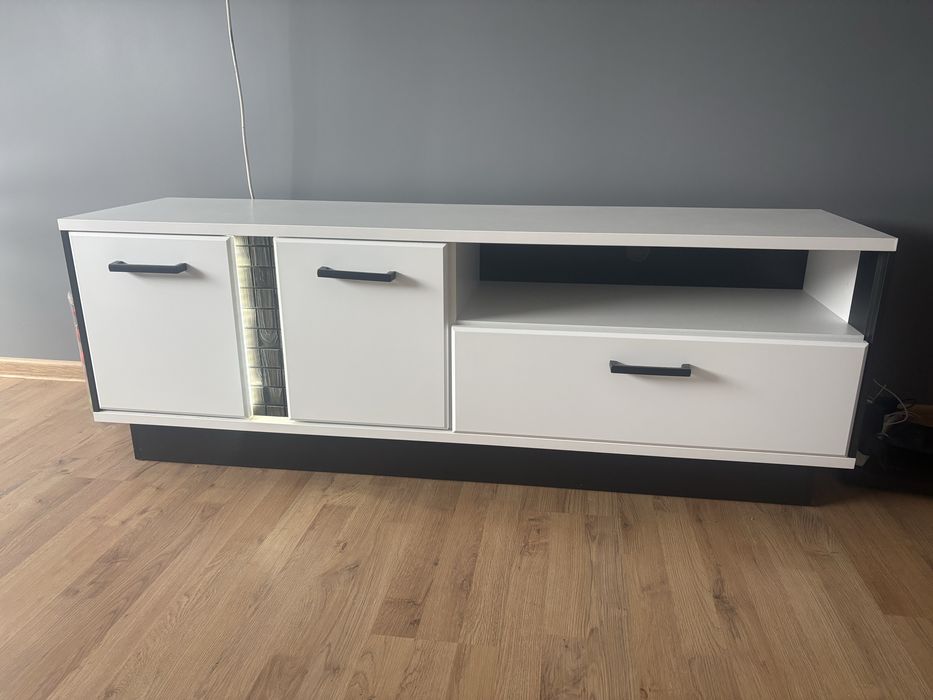 Biały Zestaw meblowy z podświetleniem led