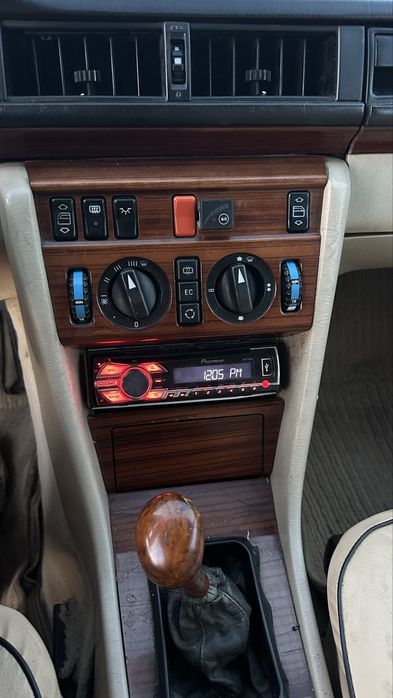 Mercedes-Benz E-Class W124