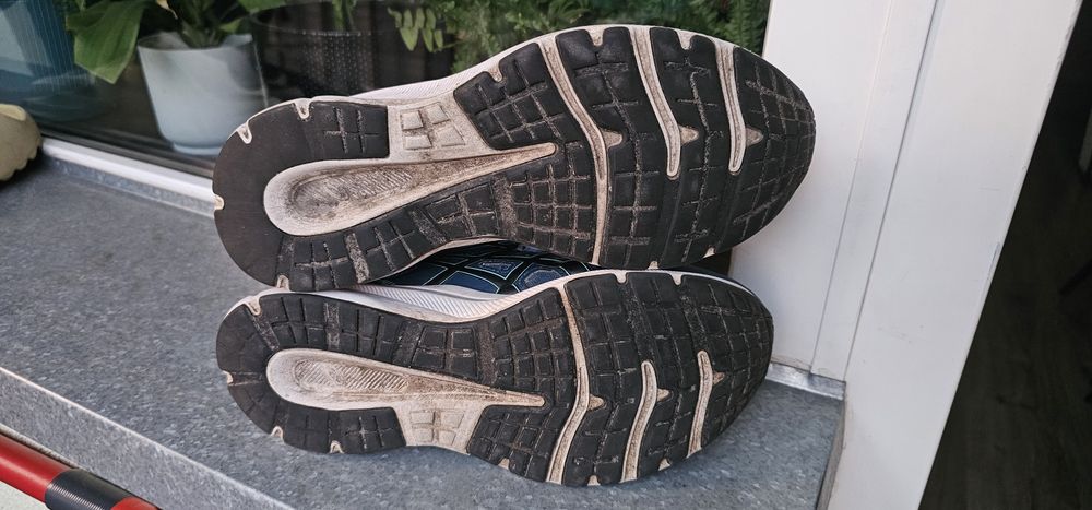 Asics buty sportowe rozmiar 40 wkładka 25,25cm używane