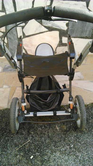 Impeccable-condition Chicco three-wheel stroller frame423209019963484164