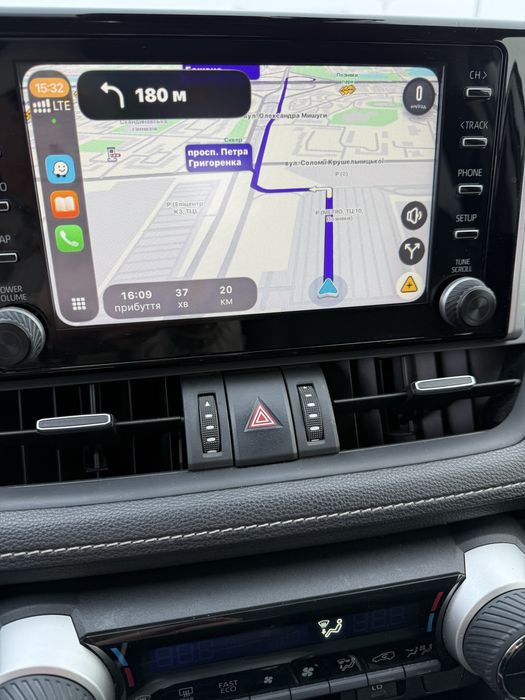 Продам свій автомобіль Тойота Rav 4 2020 року, пробіг 60 тис км.