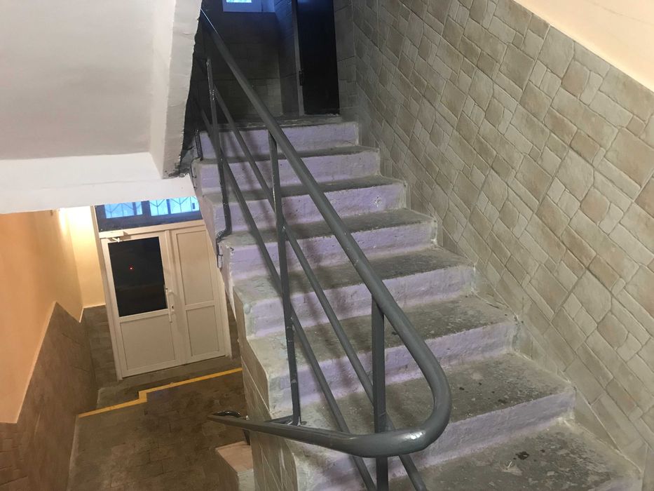 Продаю четырехкомнатную квартиру на Космонавтов. Евроремонт!