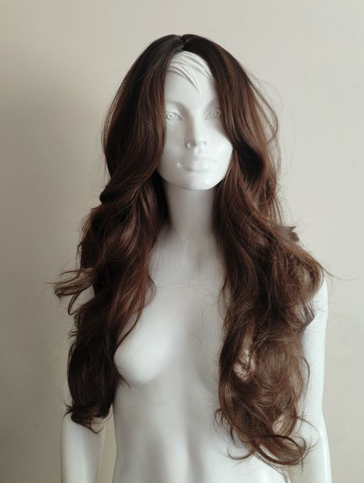 Nowa długa realistyczna falowana peruka bez grzywki loczki wig kolor c