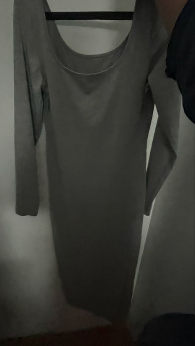 Vestido compriodo cinzento