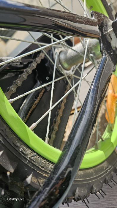 Bicicleta com rodinhas laterais (Prir Velho)