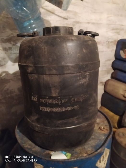 Канистри 30 литрив для бензина