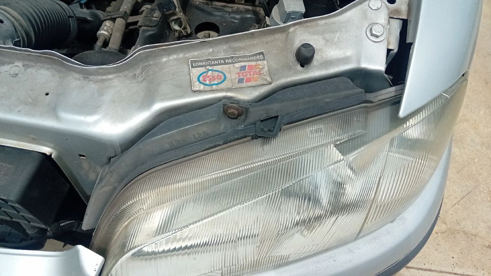 Ótica / farol esquerda PEUGEOT 106 II (1A_, 1C_)
