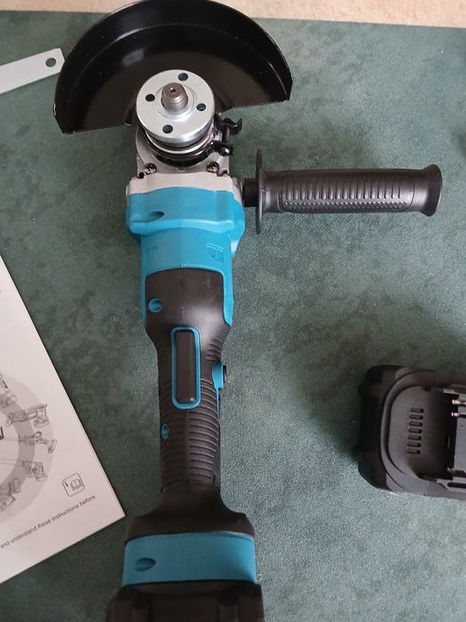 Szlifierka akumulatorowa, 2 akumulatory