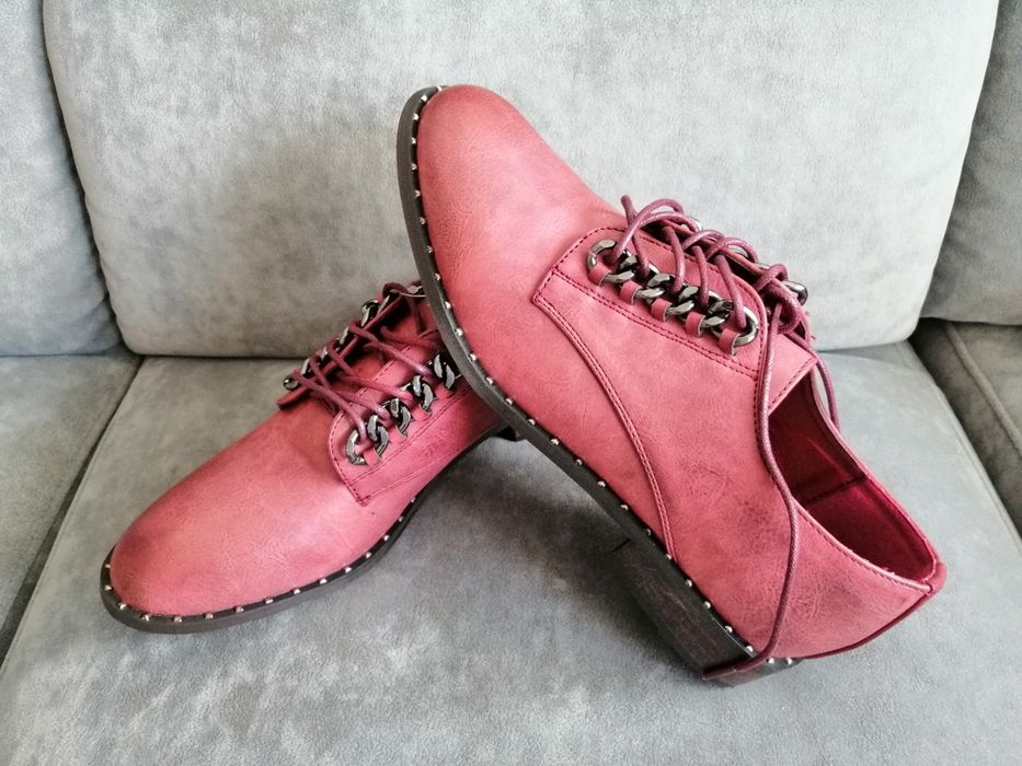 Nowe buty damksie czerwone rozm 40