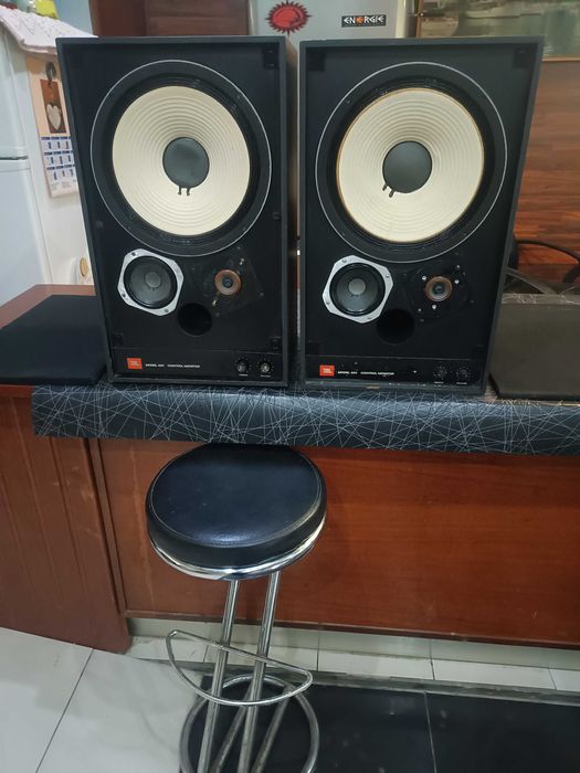 Par de Colunas de som JBL 4311