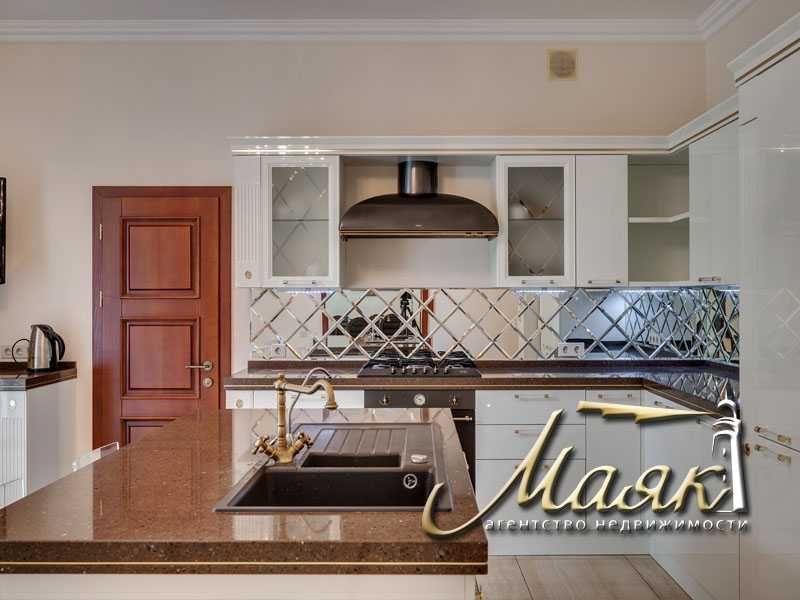 Безупречный дом на Великом Лугу.