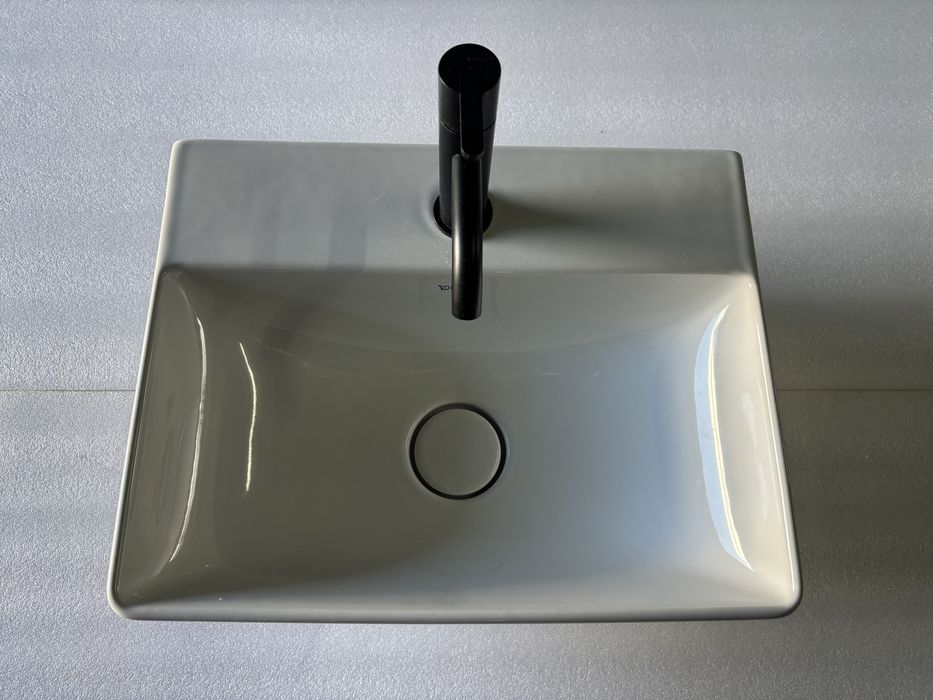 Lavatório de bancada ou mural 45 DuraSquare “DURAVIT”