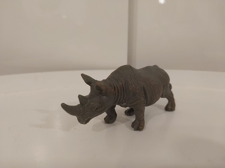 3 figurki prehistorycznych zwierząt