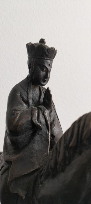 Escultura em bronze