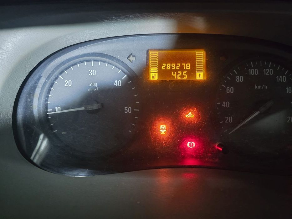 Opel Vivaro 1.9 CDTI – Carrinha de trabalho com grade e escada