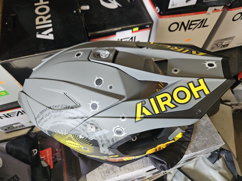 Мотошолом Airoh Twist 3 Alpinestars