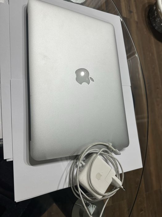Apple Macbook Air 13,3 - 2017