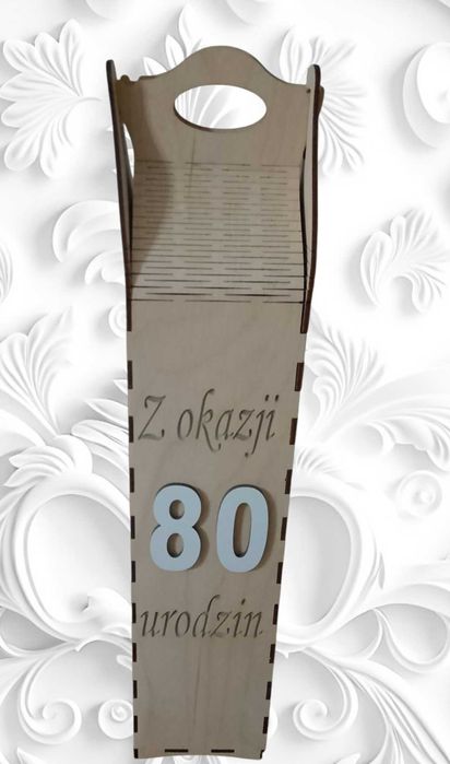 Elegancka drewniana skrzynka personalizowana