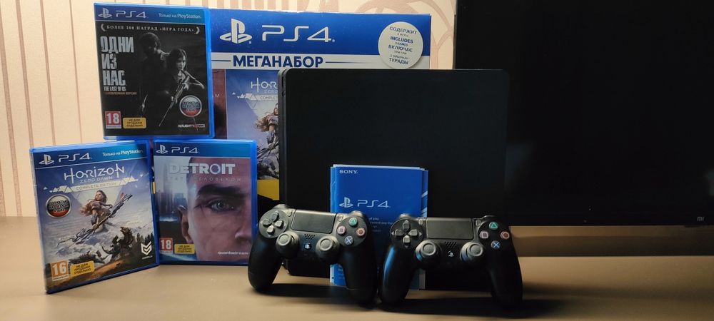 Playstation 4 slim 1Tb з іграми та +2 джойстики