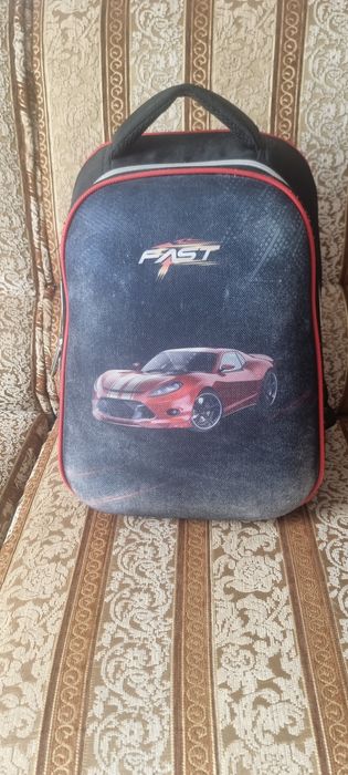 Школьный рюкзак в идеальном состоянии