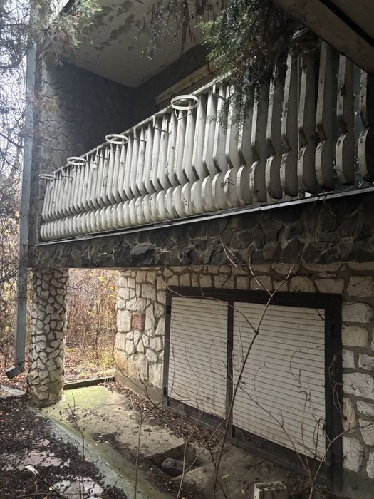 Продаж будинку під ремонт , підійде під інвестицію для садочка , школи