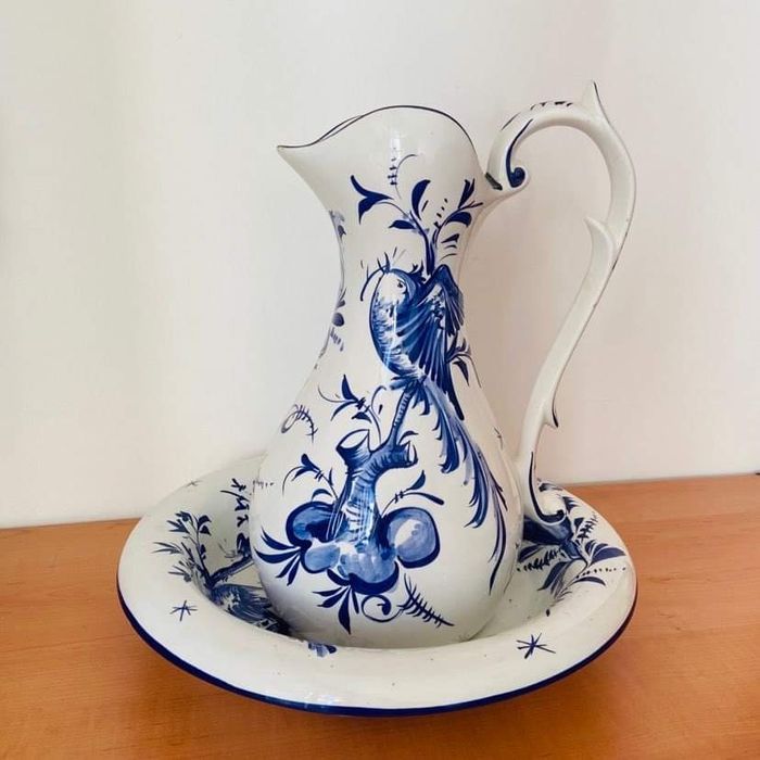 Jarro e Bacia em Loiça antigo