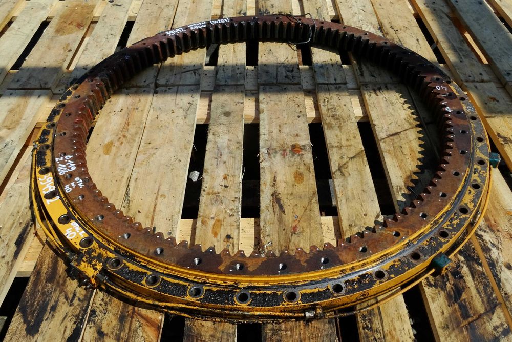 Wieniec obrotu. Łożysko obrotu do koparki Liebherr A900. Slewing ring