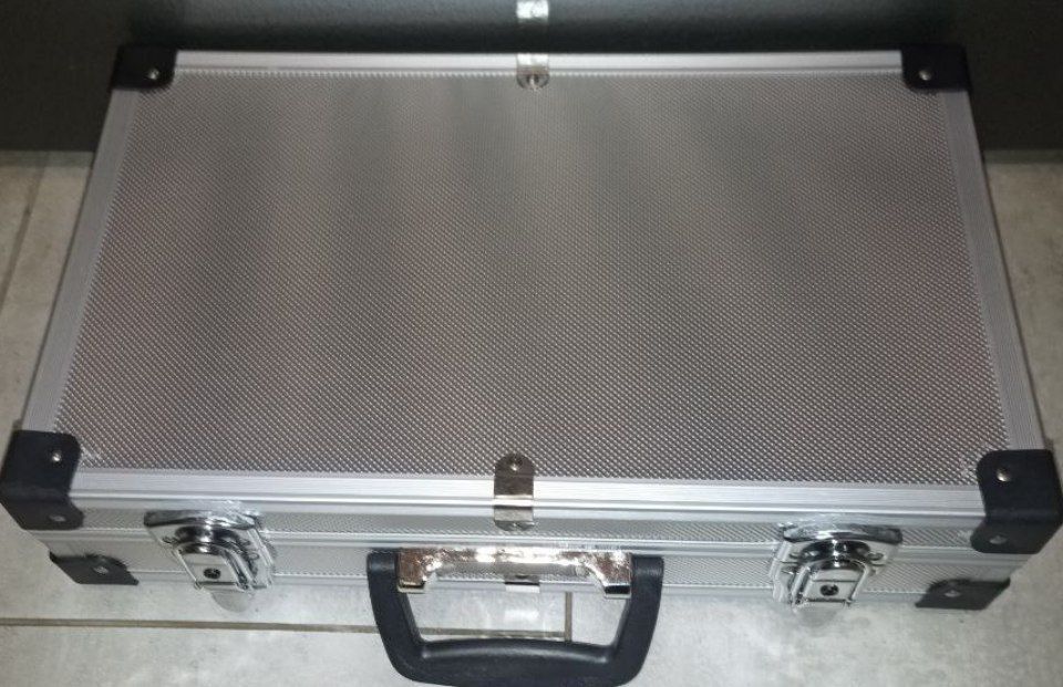 Чемодан для картин