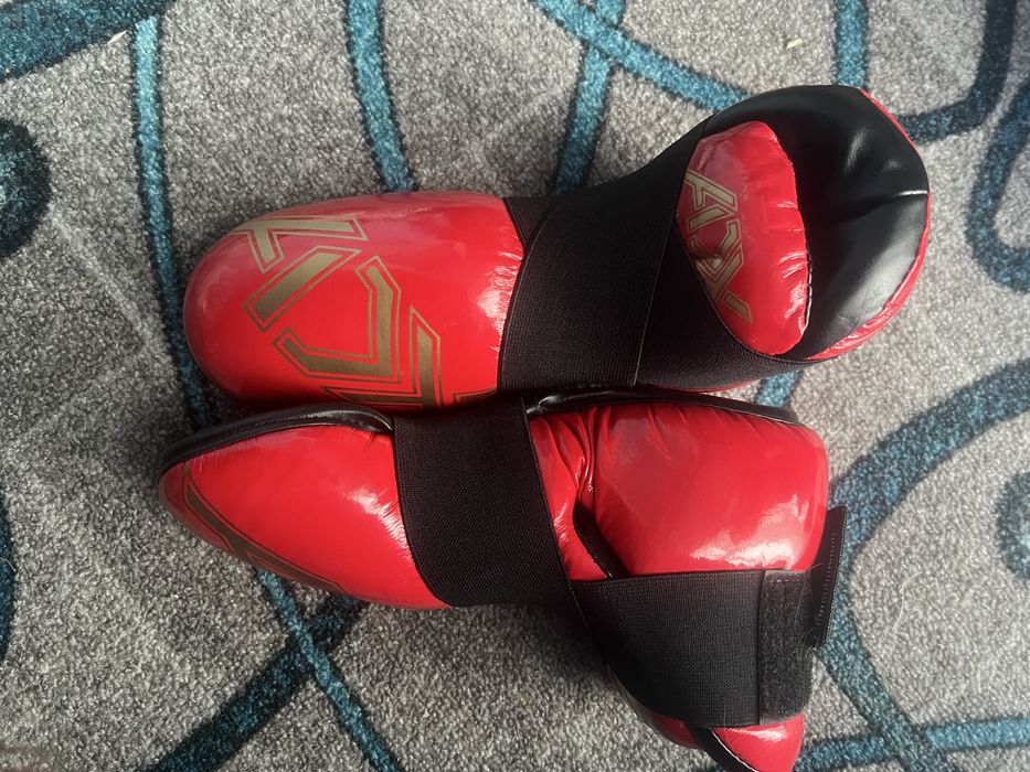 НОВІ фути ADX розмір S