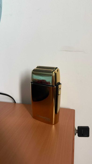 Babyliss Pro Foilfx02 Gunsteel Maquina de Barbear Dourada