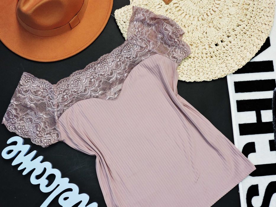 Pigalle Markowa Bluzka prążek koronka M