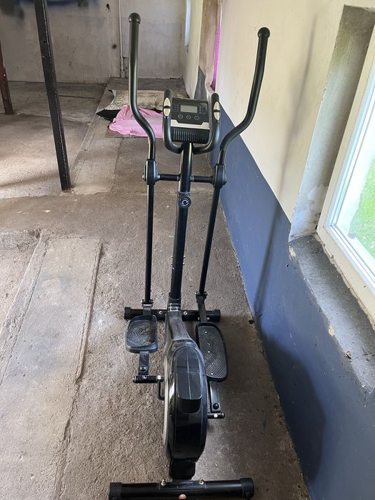TRENAŻER eliptyczny sapphire thunder II