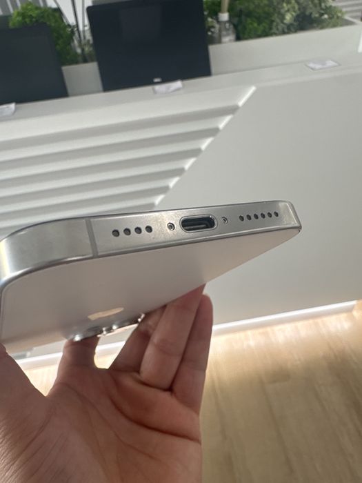iPhone 16 Pro Max 256gb - Pague até 12x!