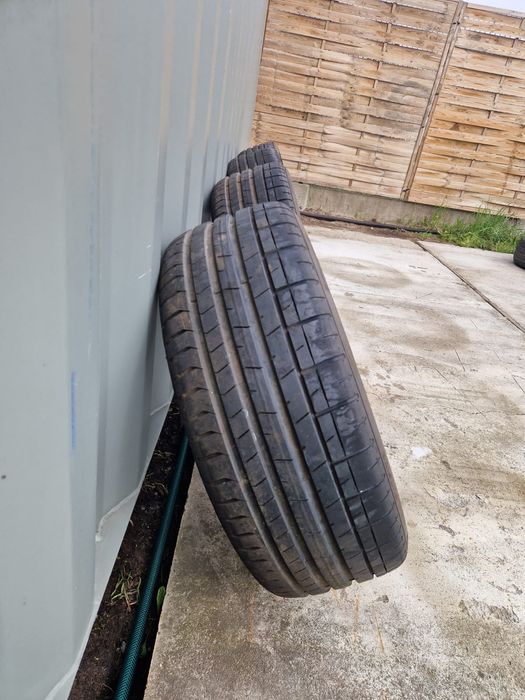 Felgi Aluminiowe koła z oponami Pirelli 245/40/R19 Jaguar Xf X260