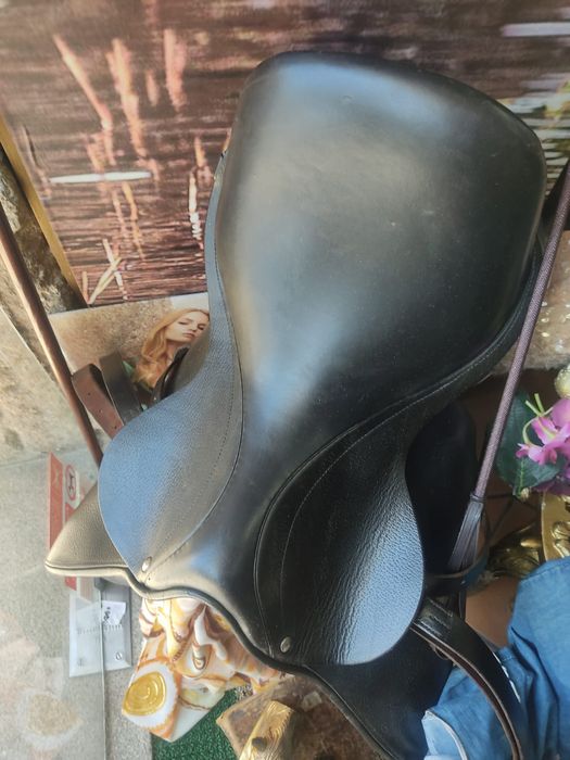 Celim de Cavalariça em couro preto