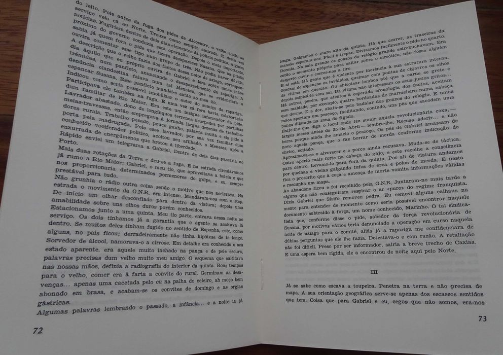 No País das Marionnettes (Contos)