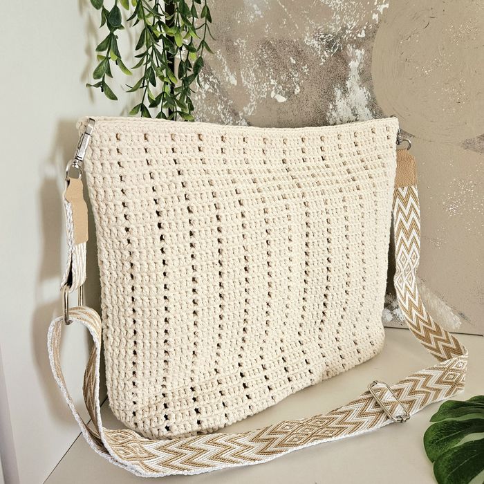 Bolsa em croché feita à mão