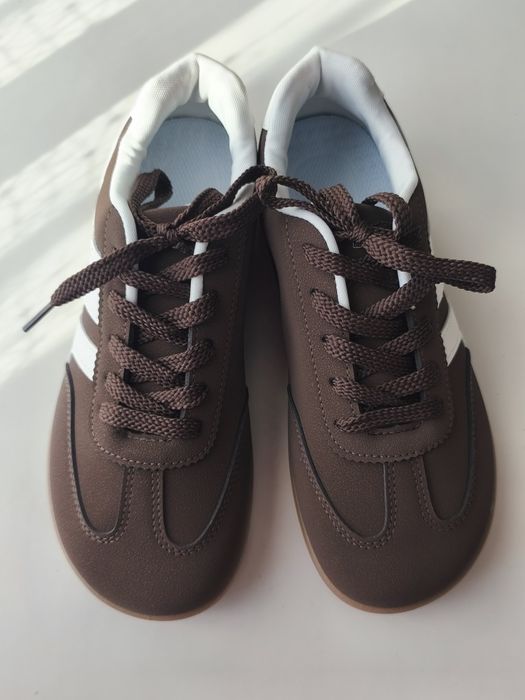 Кросівки жіночі розмір 39, взуття жіноче