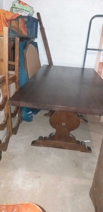 Vários móveis em bom estado