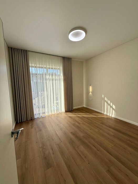 Одноповерховий будинок 206 м² з басейном, 14 соток, КМ, 5 км від Києва