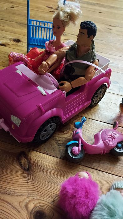 Продам родину Барбі