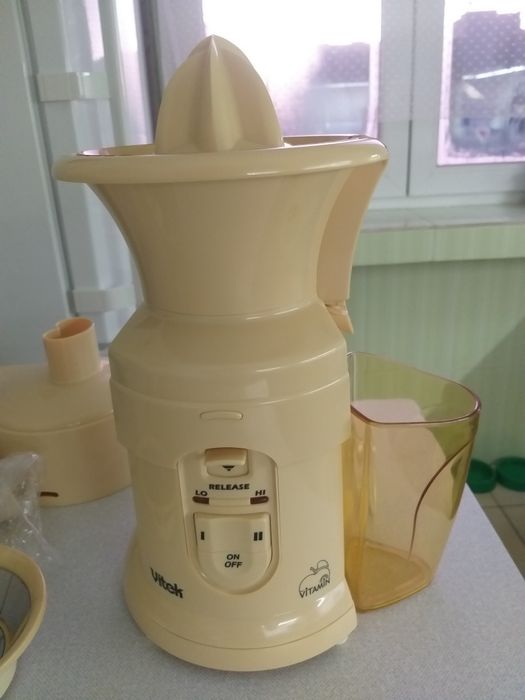 Соковыжималка Vitek-1600 VITAMIN