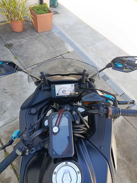 Vendo CFMOTO 650GT – 649 cc, apenas 8.000 km, como nova!