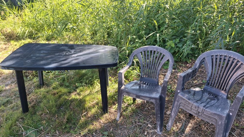 Zestaw ogrodowy,  stół plus krzesla