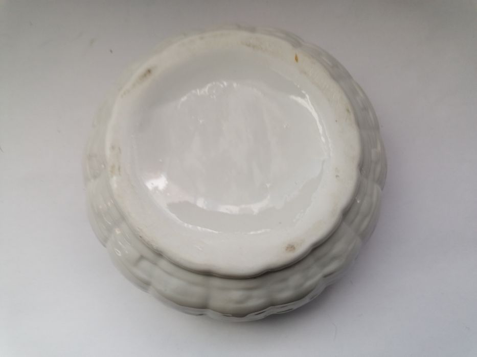 Puzderko, bombonierka, porcelana