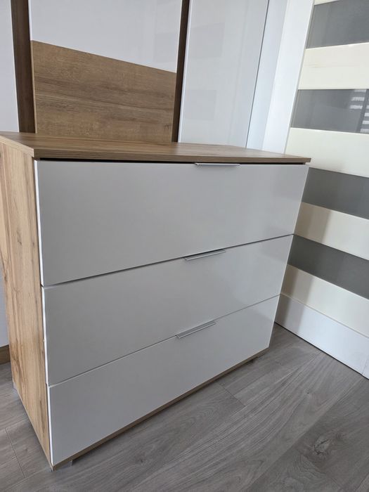 Komoda Zele 95 cm z 3 szufladami dąb wotan/biały połysk