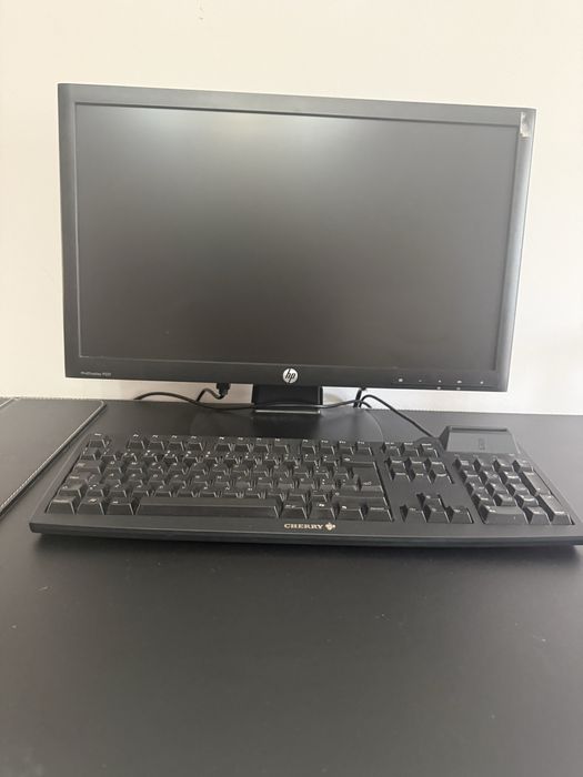 Monitor HP e teclado com 3 meses de uso